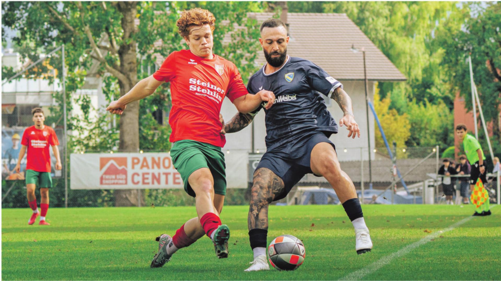 Beim Derby zwischen Lerchenfeld und Dürrenast wurde auch an der Outlinie um jeden Zentimeter gekämpft. Bild: Nico Matter - Das Bild wird blockiert. – Möglicherweise durch einen aktiven Adblocker.