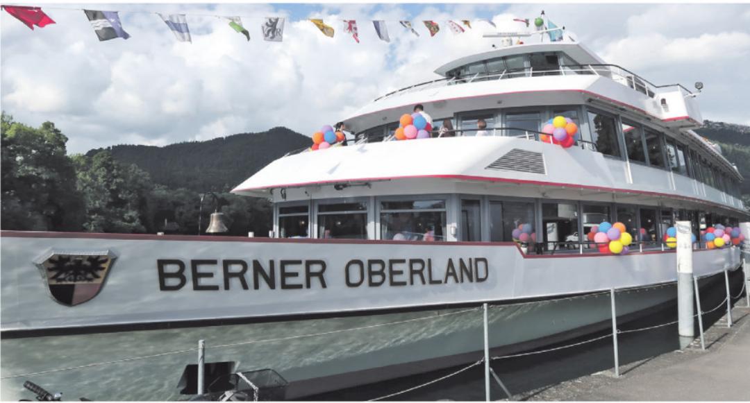 MS Berner Oberland geschmückt und abfahrbereit für die Thunersee-Party. MS Berner Oberland geschmückt und abfahrbereit für die Thunersee-Party.