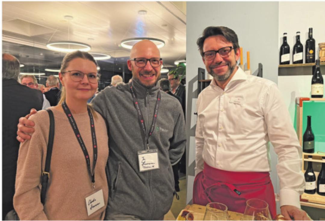 Claudia und Joy Zimmermann (Trialution AG) Philipp Christen (BEKB). Claudia und Joy Zimmermann (Trialution AG) Philipp Christen (BEKB).