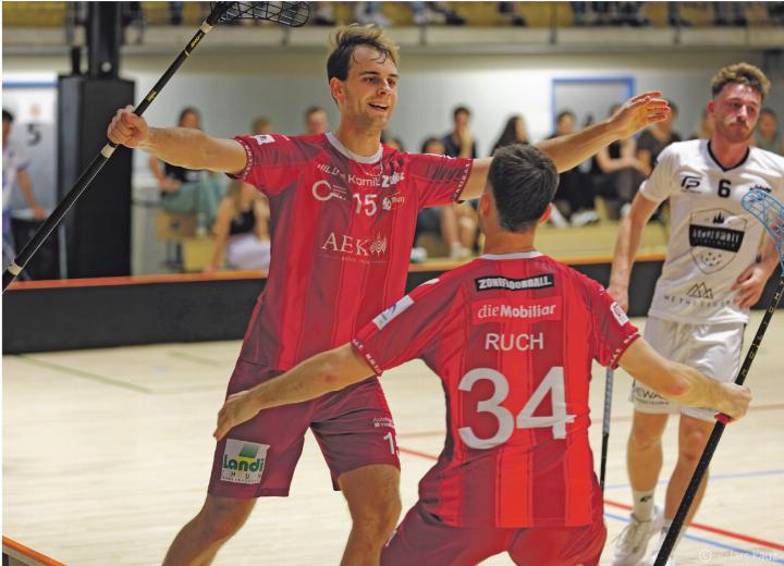 Die Gebrüder Luca und Jonas Ruch beim Torjubel. Bilder: Lars Kauz Die Gebrüder Luca und Jonas Ruch beim Torjubel. Bilder: Lars Kauz