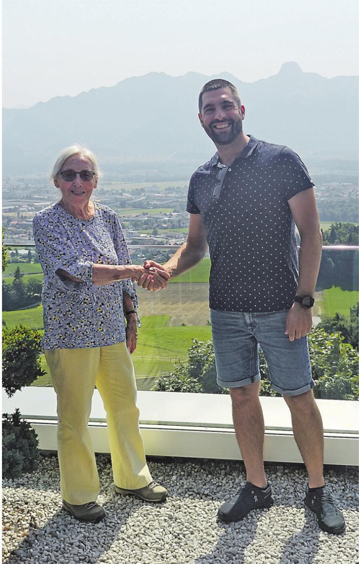 Ruth Galli und David Zahler besiegeln per Handschlag. Bild: zvg
