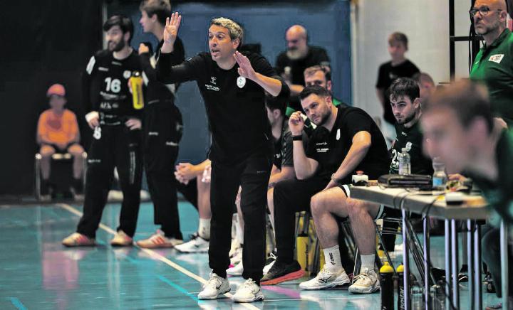 Am Spielfeldrand immer mit Leib und Seele bei der Sache. Bilder: zvg