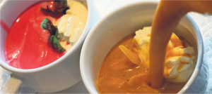 Suppen-Duo aus Curry und Randen mit seinen Einlagen
