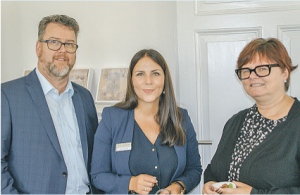 Tamara Baumann (CASA Immobilien) mit Stefan Briggen und Sandra Schüpbach-Gutekunst (BankCler)