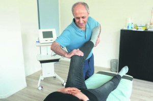 Shahab Sanavi ist erfahrener Physiotherapeut: Seit Februar führt er seine eigene Praxis in Heimberg.
