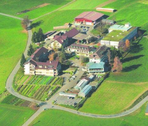 Aktuelle Luftaufnahme der Stiftung Uetendorfberg .